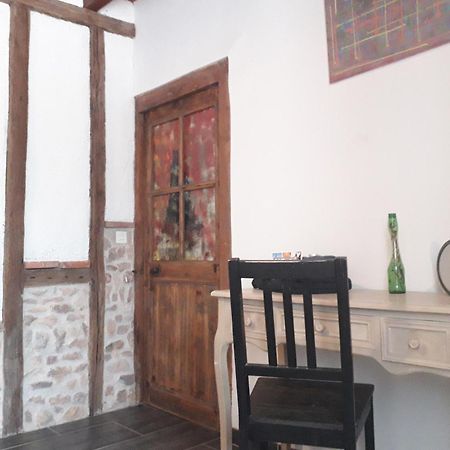 Chambre Double Vallon-en-Sully Екстериор снимка