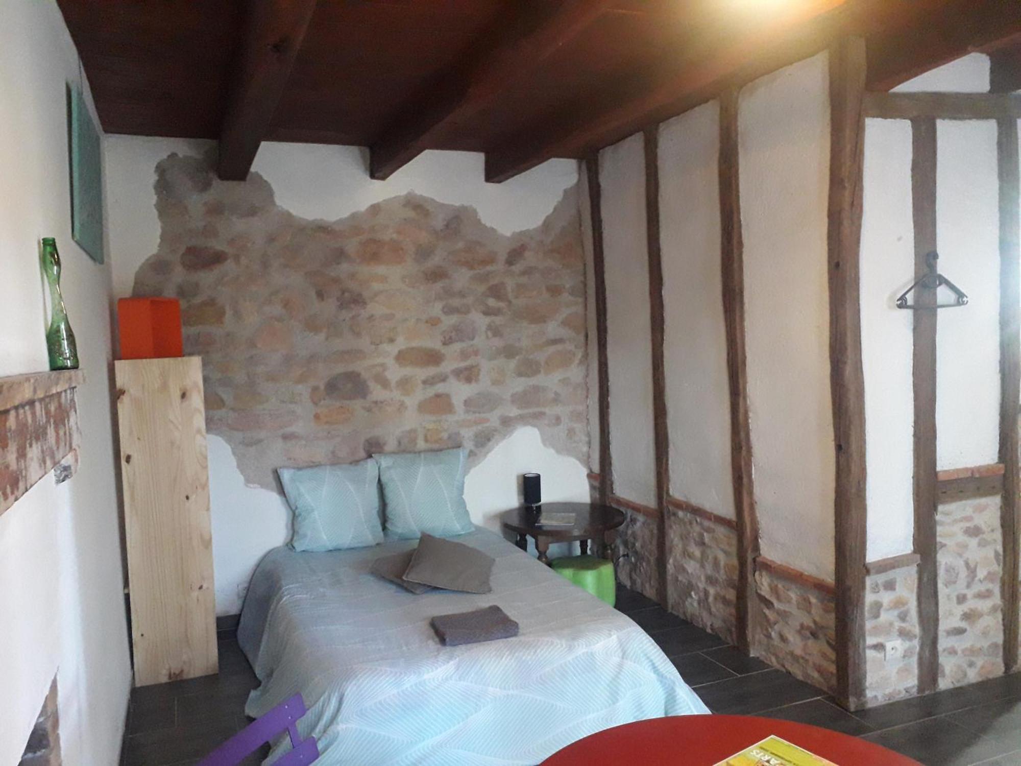 Chambre Double Vallon-en-Sully Екстериор снимка